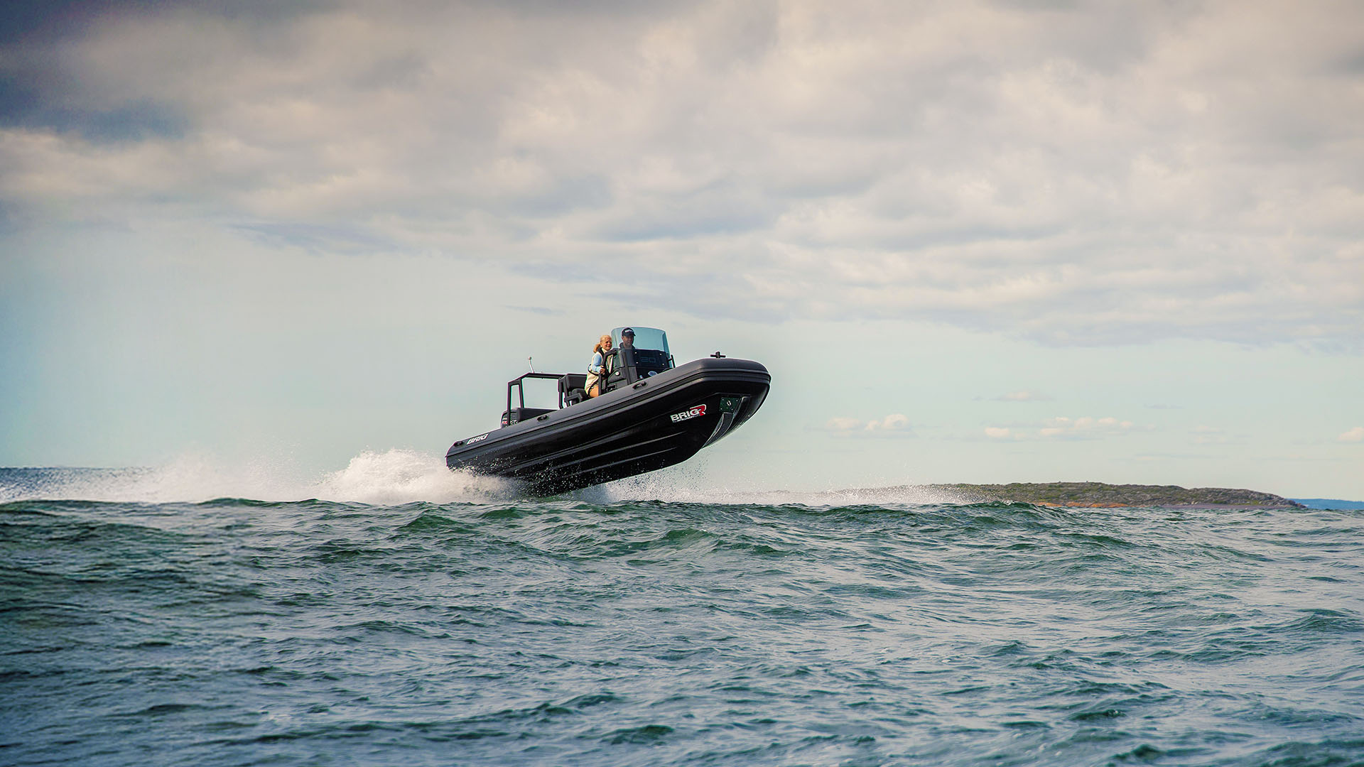 BRIG Navigator shows her hull