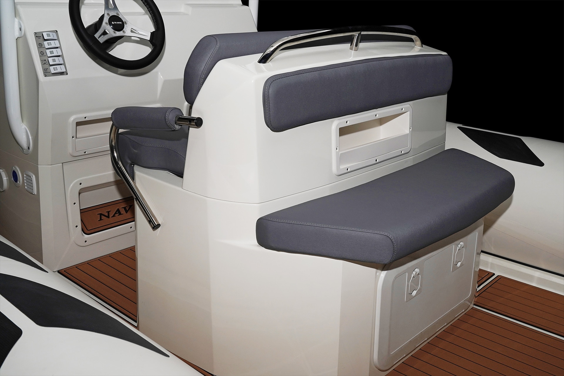 Navigator 700